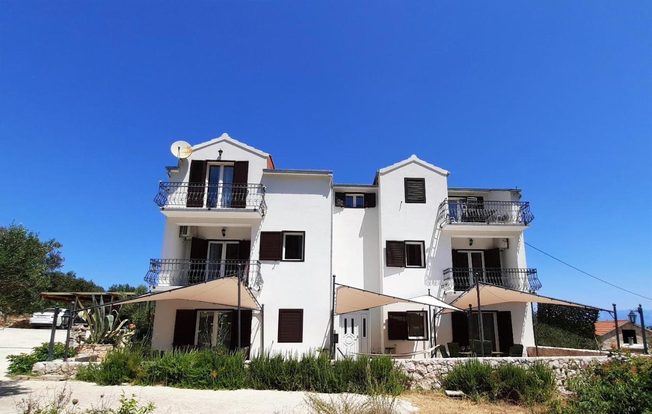 Apartments Pitve Jelsa  Exterior foto