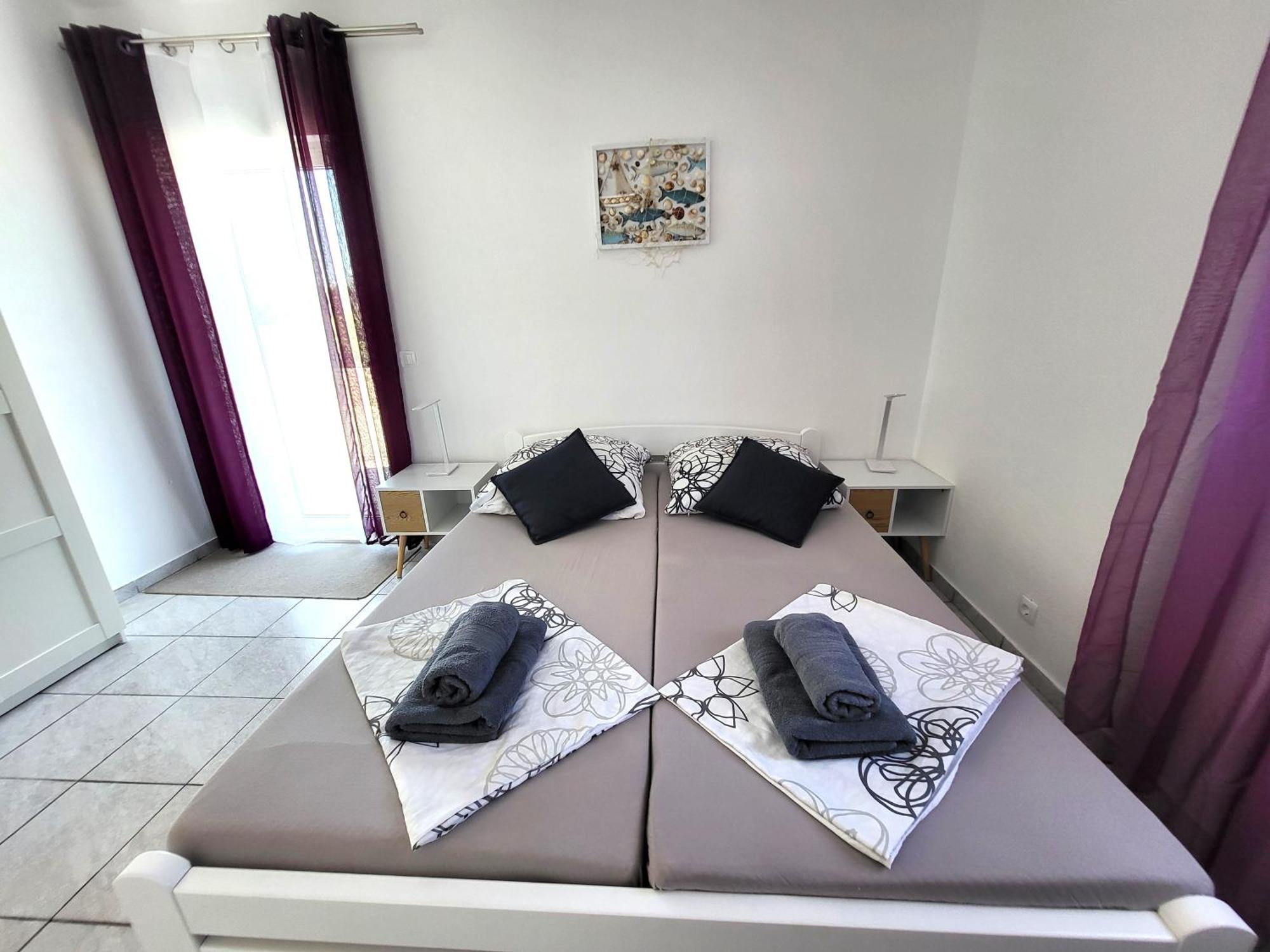 Apartments Pitve Jelsa  Exterior foto